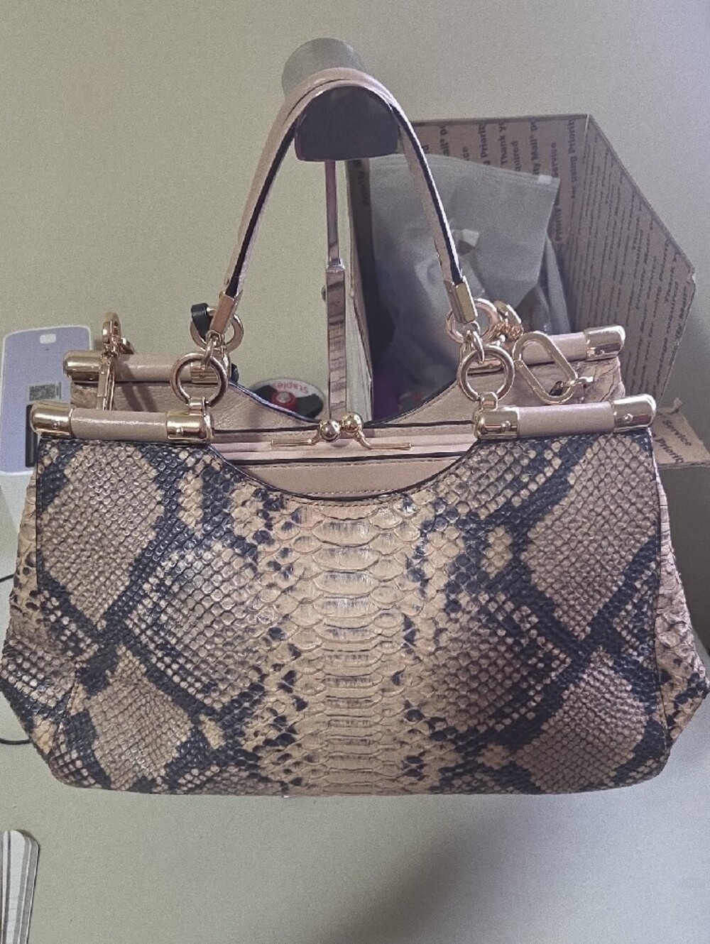 Coach Limited Edition Madison Pinnacle With Kisslock Beige & Black - Picture 4 of 11